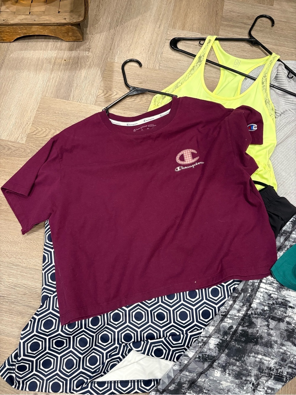 Champion Assorted Brands Activewear Box Medium - Picture 11 of 16